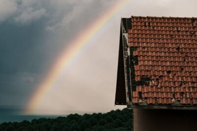 Toiture abîmée par une tempête : les bons réflexes pour être indemnisé